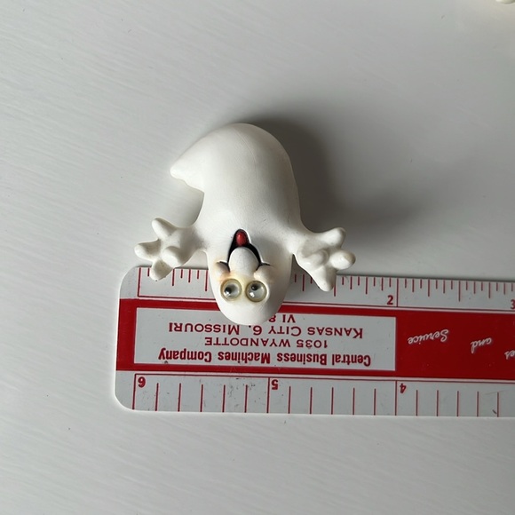 Vintage Halloween Ghost Pins Googly Eyes Cute Plastic Brooch Set Pumpkin Ghost - Picture 12 of 12